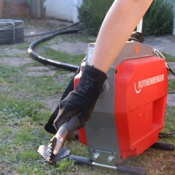 Machine à détruire les bouchons de canalisations