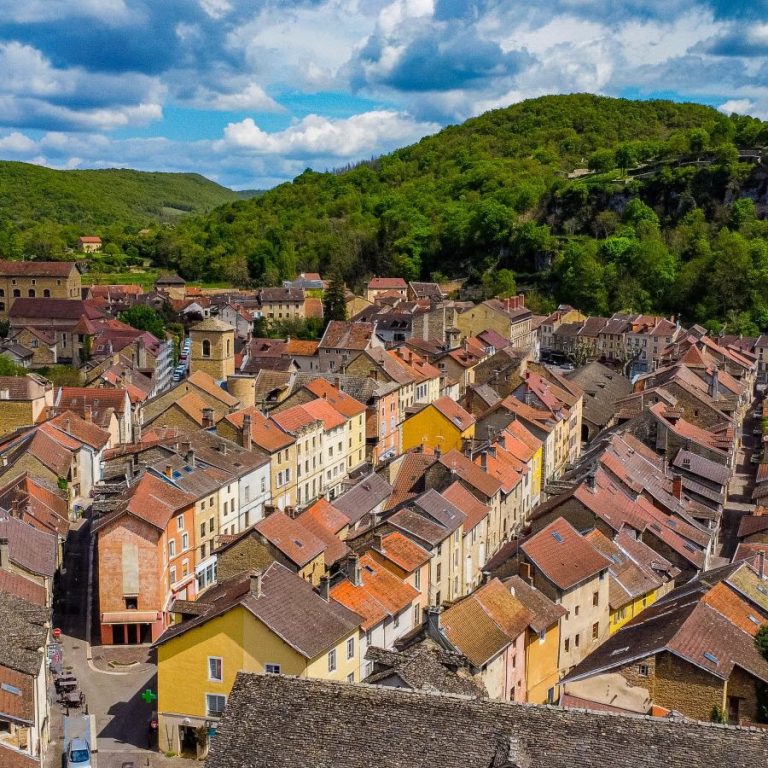 Image village Crémieu